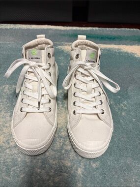 Woman Cariuma White High-Top Sneakers SZ 8.5